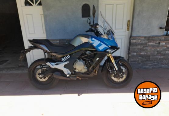 Motos - CF 650 MT 2023 Nafta 4600Km - En Venta