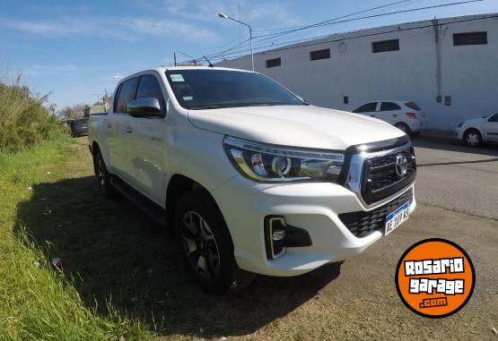 Camionetas - Toyota Hilux 2.8L SRX Aut Cuero 2020 Diesel 48000Km - En Venta