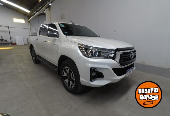 Camionetas - Toyota Hilux 2.8L SRX Aut Cuero 2020 Diesel 48000Km - En Venta