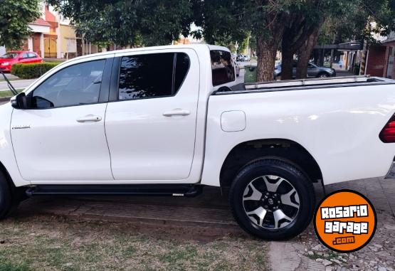 Camionetas - Toyota Hilux SR 2019 Diesel 90000Km - En Venta