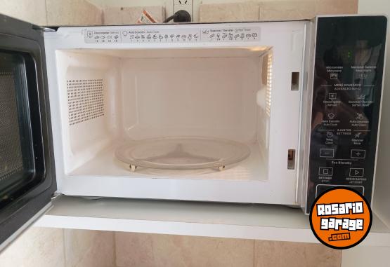 Hogar - Excelente Microondas Whirlpool Totalmente Tctil Como Nuevo - En Venta