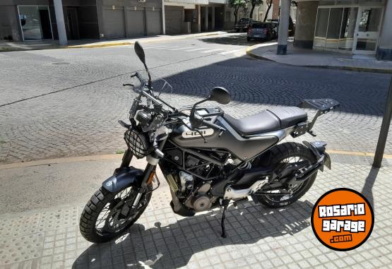 Motos - Husqvarna Svartpilen 401 2021 Nafta 5900Km - En Venta