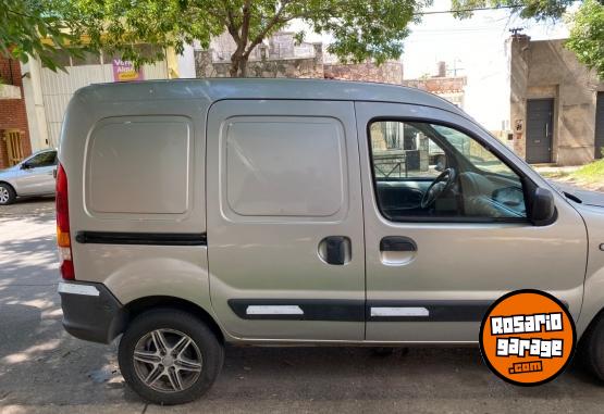 Utilitarios - Renault Kangoo 2014 GNC 180000Km - En Venta