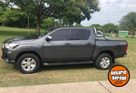 Camionetas - Toyota Hilux SRV 4x4 2020 Diesel 175000Km - En Venta