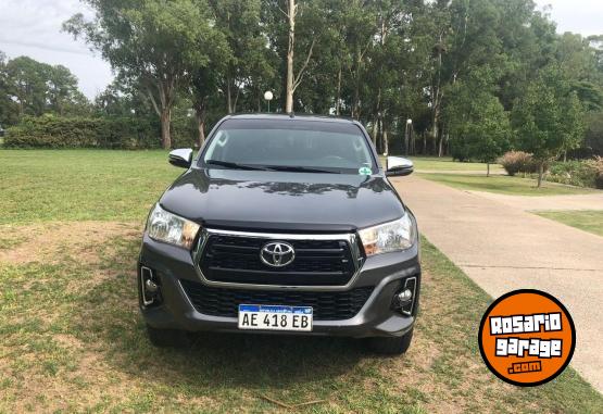 Camionetas - Toyota Hilux SRV 4x4 2020 Diesel 175000Km - En Venta