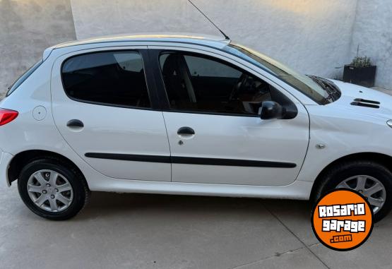 Autos - Peugeot 207 compact 2013 Nafta 95000Km - En Venta