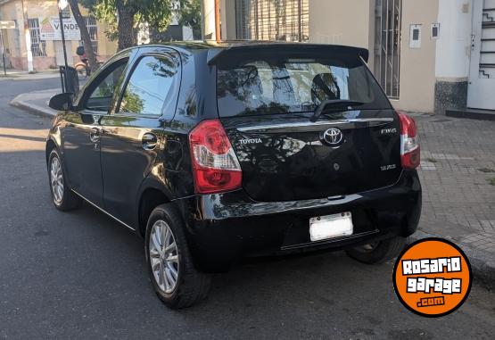 Autos - Toyota Etios XLS 5 Puertas 2015 Nafta 97255Km - En Venta