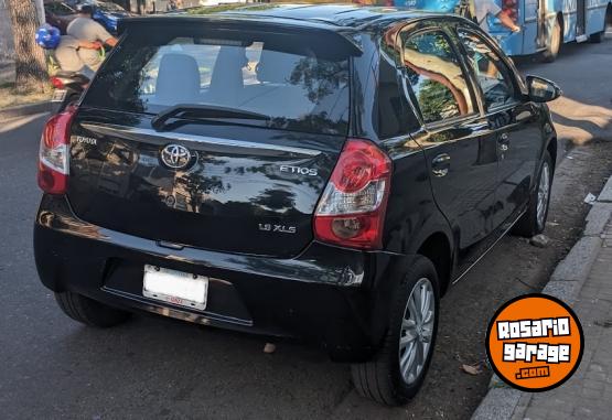 Autos - Toyota Etios XLS 5 Puertas 2015 Nafta 97255Km - En Venta