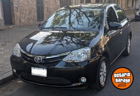 Autos - Toyota Etios XLS 5 Puertas 2015 Nafta 97255Km - En Venta