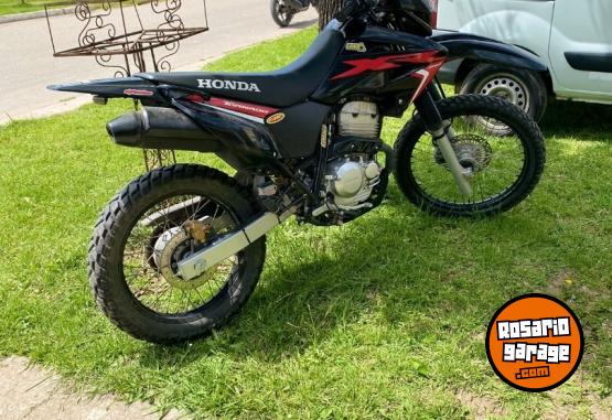 Motos - Honda tornado 250 2022 Nafta 7000Km - En Venta