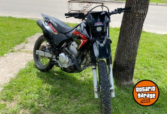 Motos - Honda tornado 250 2022 Nafta 7000Km - En Venta