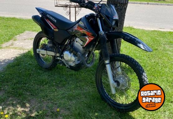 Motos - Honda tornado 250 2022 Nafta 7000Km - En Venta