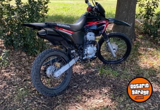 Motos - Honda tornado 250 2022 Nafta 7000Km - En Venta