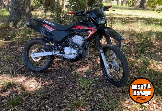 Motos - Honda tornado 250 2022 Nafta 7000Km - En Venta