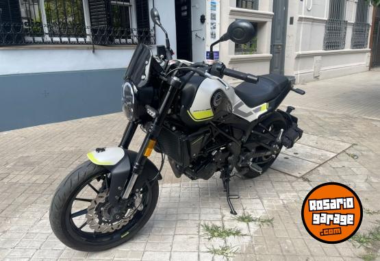 Motos - Benelli Leoncino 250 2022 Nafta 7600Km - En Venta