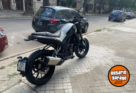 Motos - Benelli Leoncino 250 2022 Nafta 7600Km - En Venta