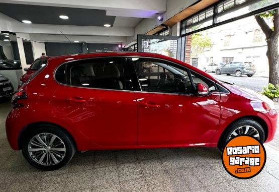 Autos - Peugeot 208 2017 Nafta 74000Km - En Venta