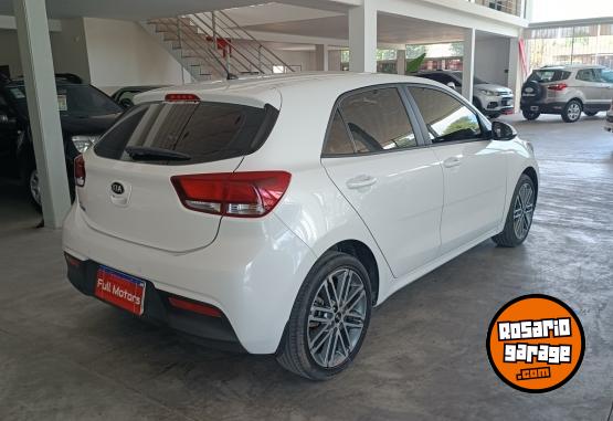 Autos - Kia RIO 2021 Nafta 59800Km - En Venta