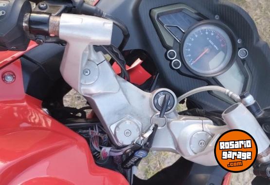 Motos - Bajaj Rs 200 2017 Nafta 32000Km - En Venta