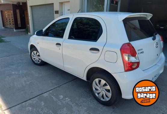 Autos - Toyota Etios 2022 Nafta 30000Km - En Venta