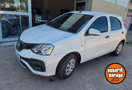 Autos - Toyota Etios 2022 Nafta 30000Km - En Venta