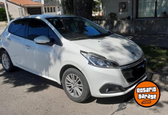 Autos - Peugeot 208 Allure 2018 Nafta 109000Km - En Venta