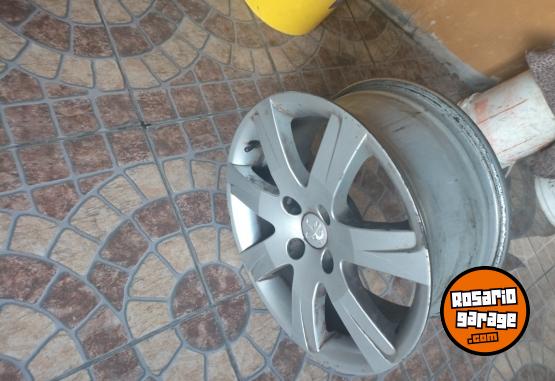 Accesorios para Autos - Vendo llanta de alineacin Santiaguito 2 de Peugeot 308 - En Venta