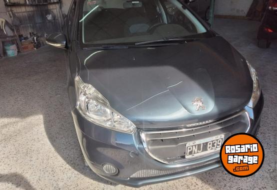 Autos - Peugeot 208 2014 Nafta 98000Km - En Venta