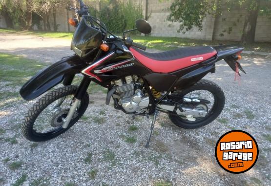 Motos - Honda Tornado 2015 Nafta 20000Km - En Venta