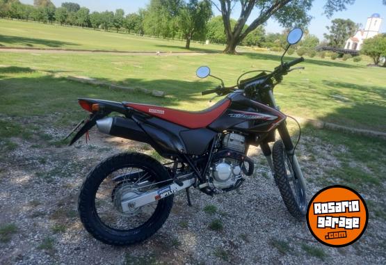 Motos - Honda Tornado 2015 Nafta 20000Km - En Venta