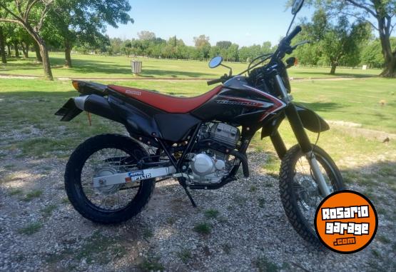 Motos - Honda Tornado 2015 Nafta 20000Km - En Venta