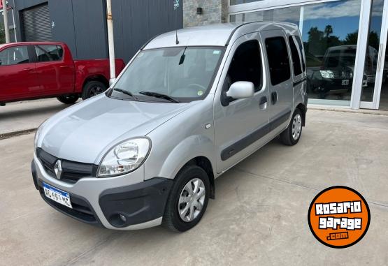 Utilitarios - Renault Kangoo 2018 GNC 153000Km - En Venta