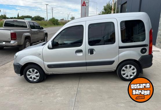 Utilitarios - Renault Kangoo 2018 GNC 153000Km - En Venta