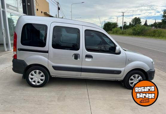 Utilitarios - Renault Kangoo 2018 GNC 153000Km - En Venta