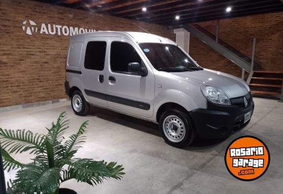 Utilitarios - Renault Kangoo 2015 GNC 194000Km - En Venta