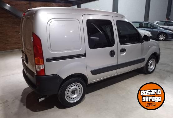 Utilitarios - Renault Kangoo 2015 GNC 194000Km - En Venta