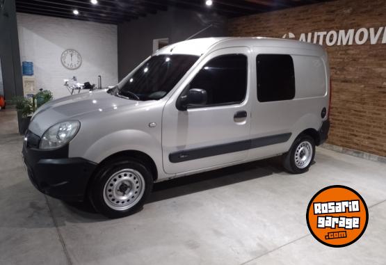 Utilitarios - Renault Kangoo 2015 GNC 194000Km - En Venta