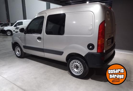 Utilitarios - Renault Kangoo 2015 GNC 194000Km - En Venta