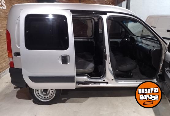 Utilitarios - Renault Kangoo 2015 GNC 194000Km - En Venta