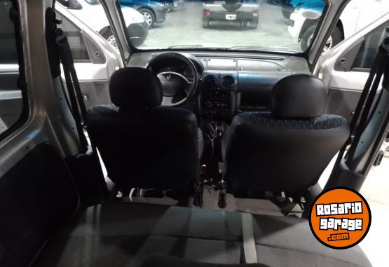 Utilitarios - Renault Kangoo 2015 GNC 194000Km - En Venta