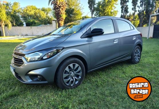 Autos - Chevrolet Onix joy Black 2023 Nafta 18000Km - En Venta