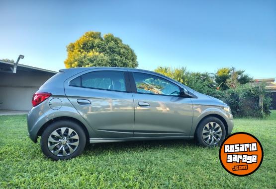 Autos - Chevrolet Onix joy Black 2023 Nafta 18000Km - En Venta