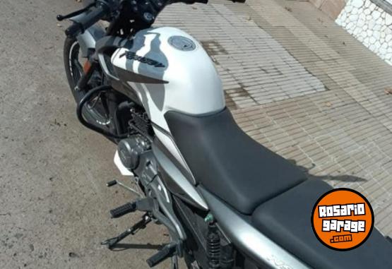 Motos - Bajaj NS 125 2023 Nafta 8000Km - En Venta