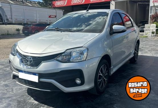 Autos - Toyota Etios 4p 2017 Nafta 98000Km - En Venta