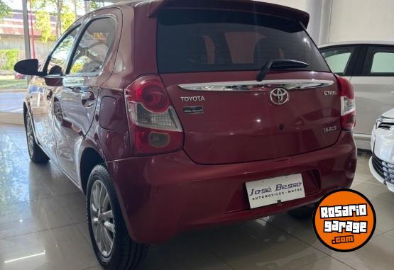 Autos - Toyota Etios 2014 Nafta 72000Km - En Venta