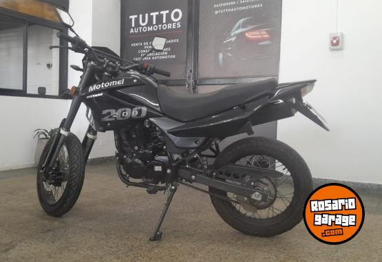 Motos - Motomel 200, motard 2012 Nafta 7900Km - En Venta