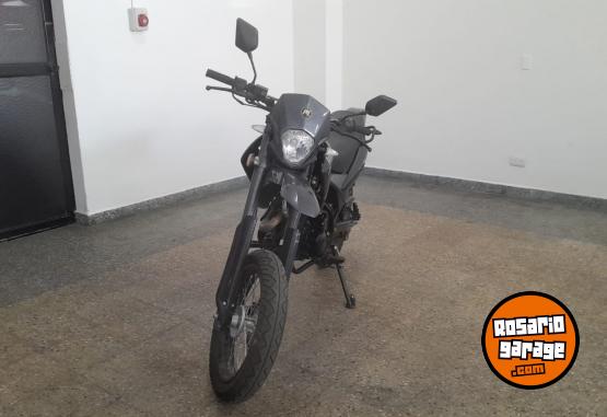 Motos - Motomel 200, motard 2012 Nafta 7900Km - En Venta