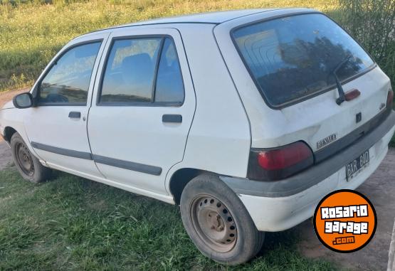 Autos - Renault Clio 1998 Nafta 999999Km - En Venta