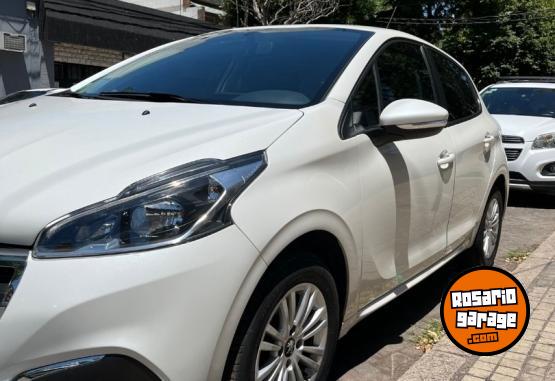 Autos - Peugeot 208 2019 Nafta 56000Km - En Venta