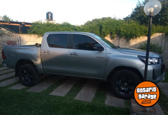 Camionetas - Toyota Hilux sr 2.4 2022 Diesel 32000Km - En Venta